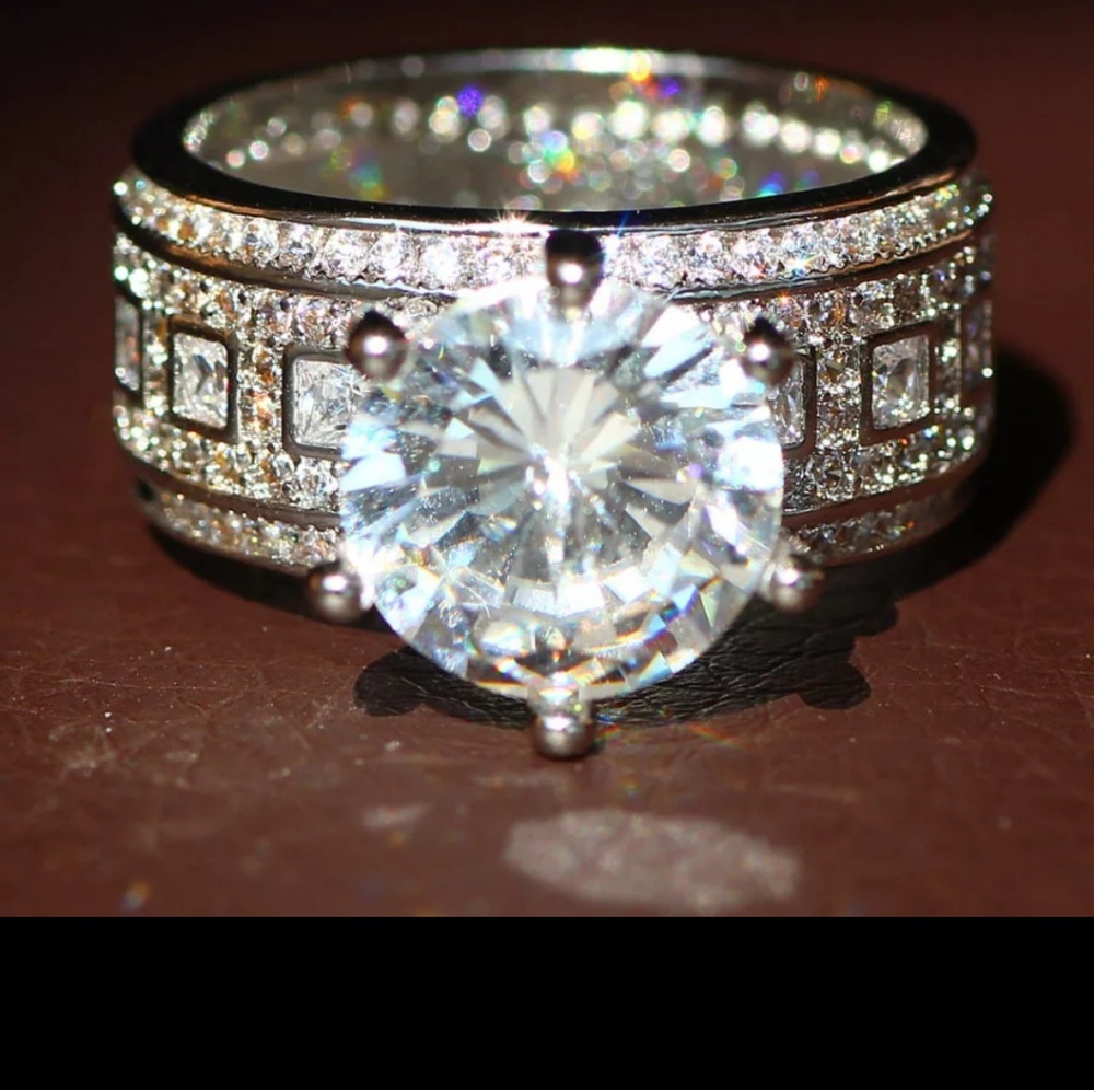 sterling silver ring  with simulated diamond